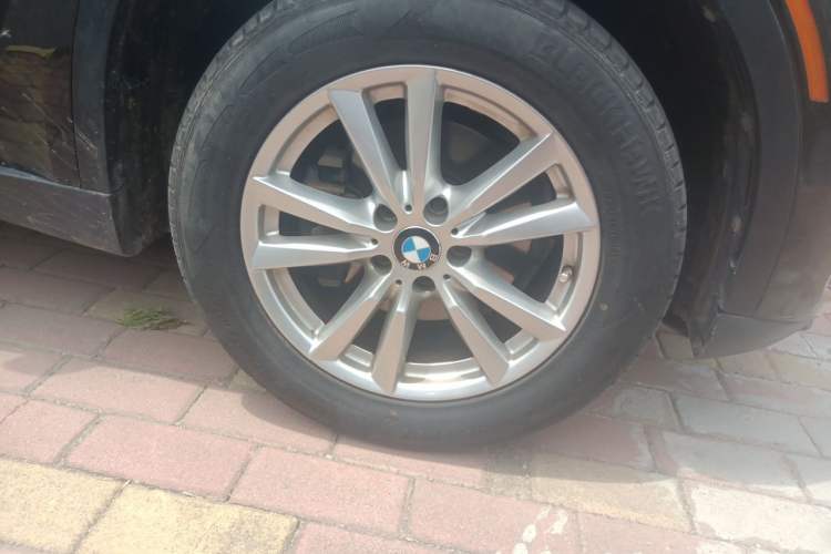 Used BMW X5 2013 xDrive35i Leading Model Right Front Wheel Hub