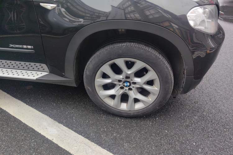 Used BMW X5 2013 xDrive35i Luxury Edition Right Front Wheel Hub