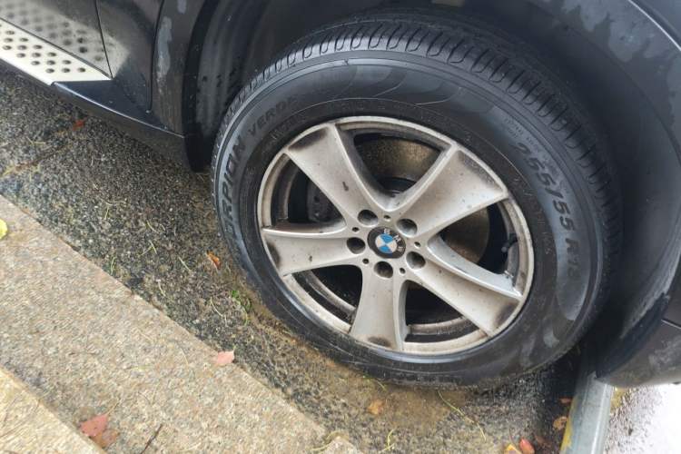 Used BMW X5 2013 xDrive35i Leading Model Right Front Wheel Hub