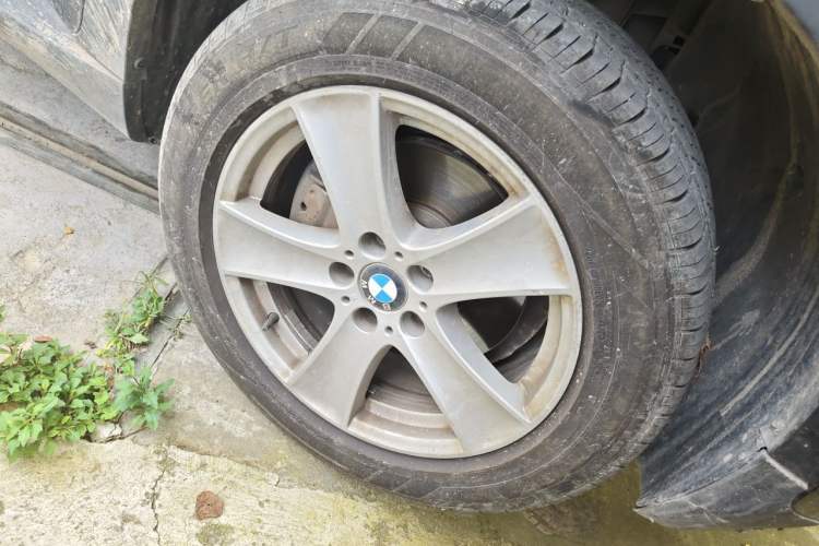 Used BMW X5  Right Front Wheel Hub