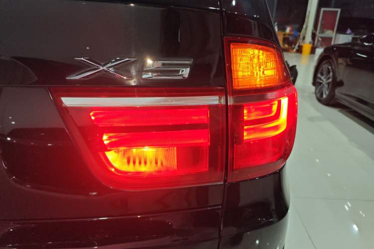 Used BMW X5 2013 xDrive35i U.S. specification Right Rear Taillight