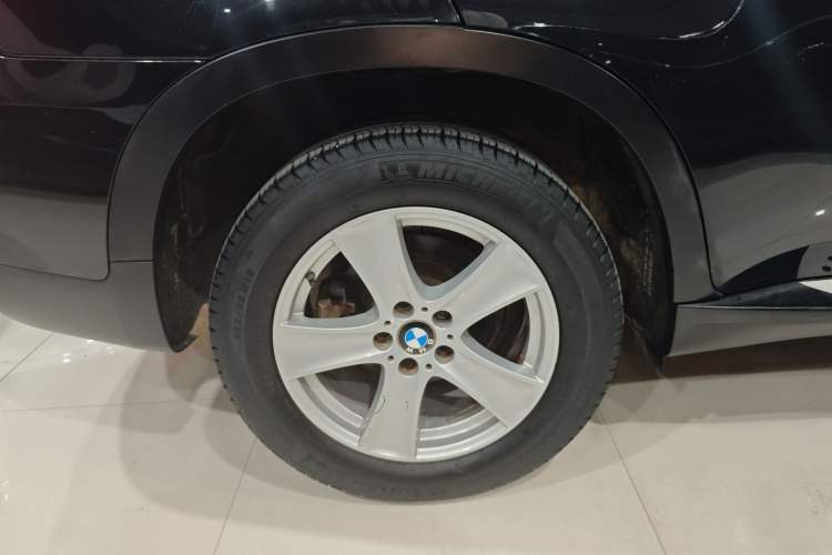 Used BMW X5 2013 xDrive35i U.S. specification Right Rear Wheel Hub
