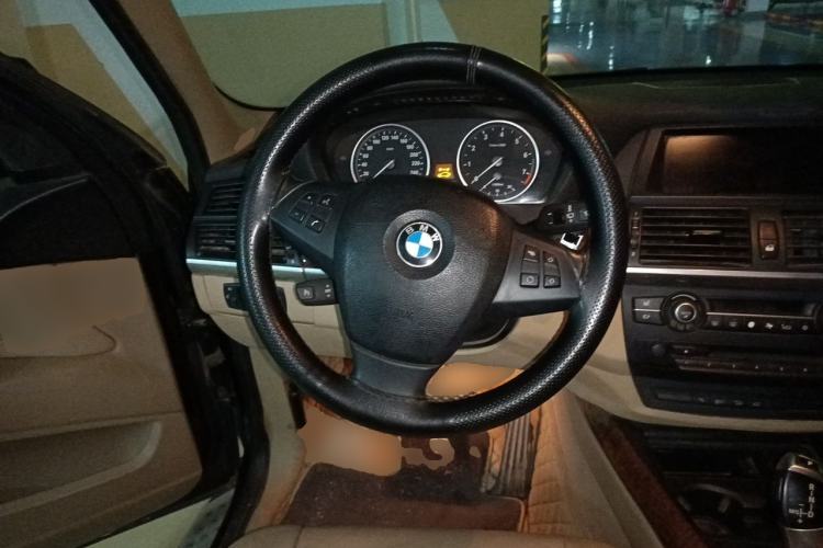Used BMW X5 2013 xDrive35i Leading Model Steering Wheel