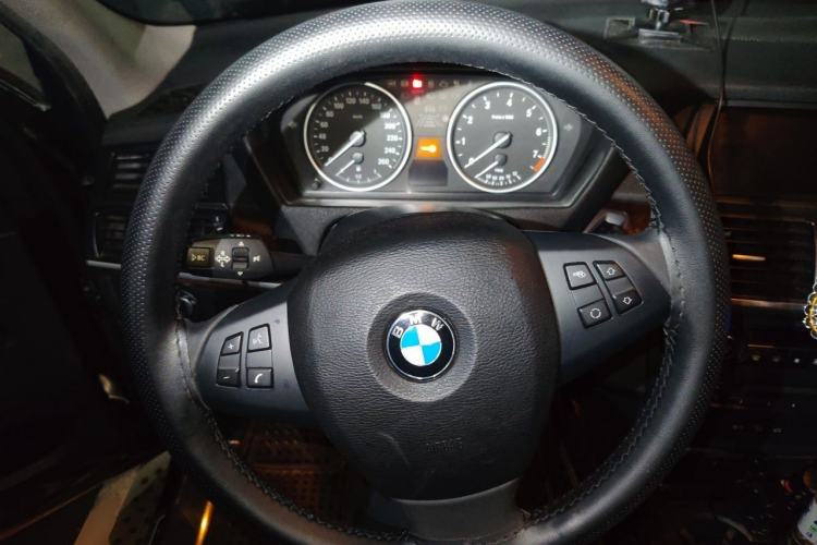 Used BMW X5 2013 xDrive35i Middle East version Steering Wheel