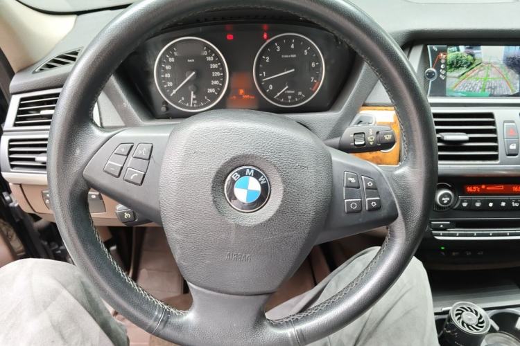 Used BMW X5 2013 xDrive35i Leading Model Steering Wheel