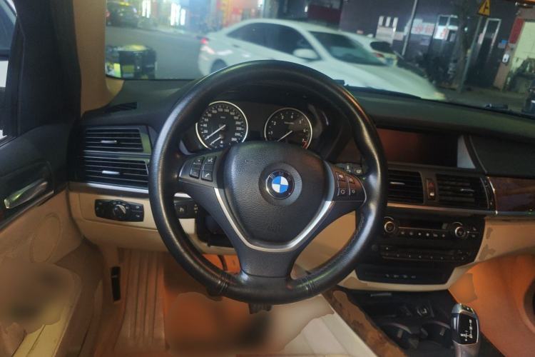 Used BMW X5 2013 xDrive35i Luxury Model Steering Wheel