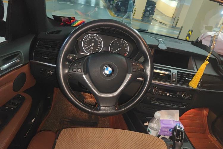 Used BMW X5 2013 xDrive35i Luxury Edition Steering Wheel