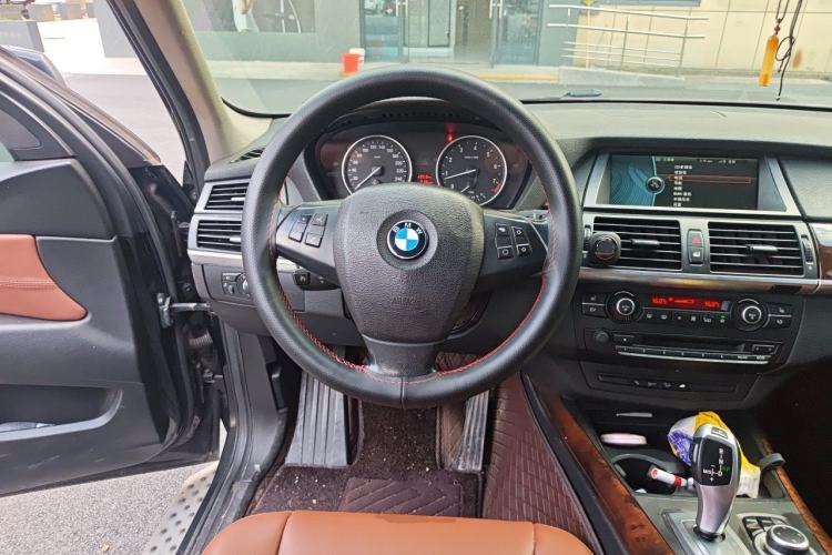 Used BMW X5 2013 xDrive35i Leading Model Steering Wheel