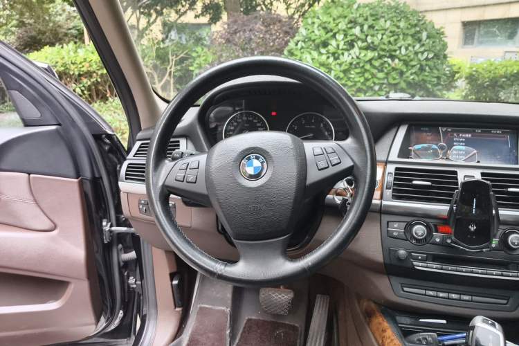 Used BMW X5 2013 xDrive35i Leading Model Steering Wheel