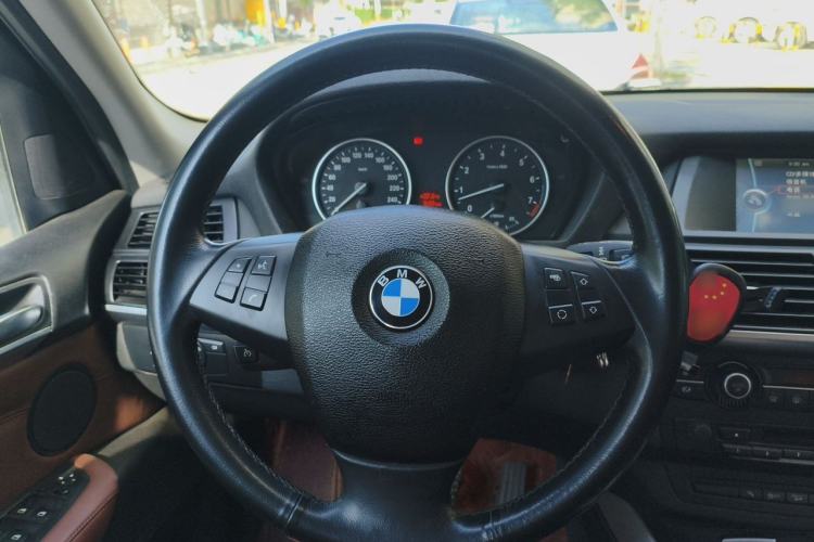 Used BMW X5 2013 xDrive35i Middle East version Steering Wheel