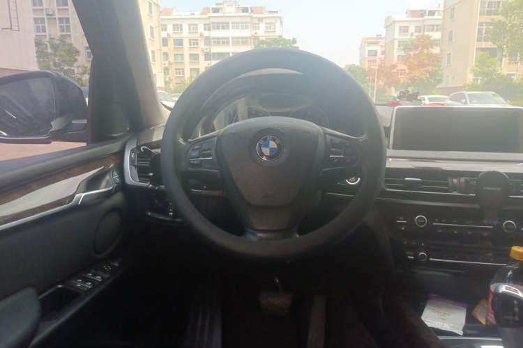 Used BMW X5 2013 xDrive35i Leading Model Steering Wheel