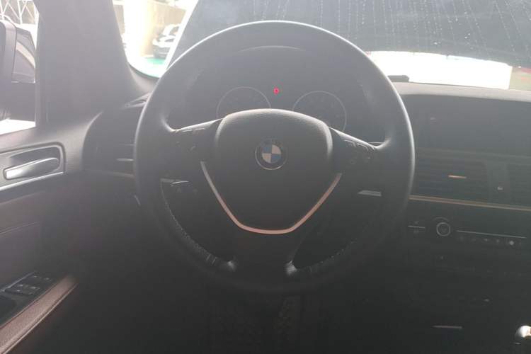 Used BMW X5 2013 xDrive35i Luxury Edition Steering Wheel