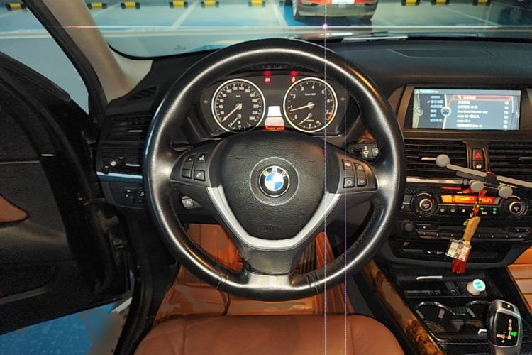 Used BMW X5 2013 xDrive35i Luxury Model Steering Wheel