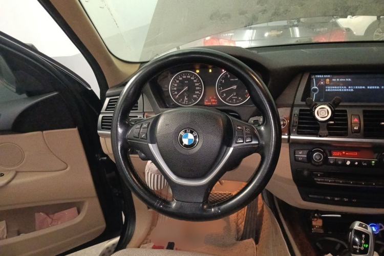 Used BMW X5 2013 xDrive35i Luxury Model Steering Wheel