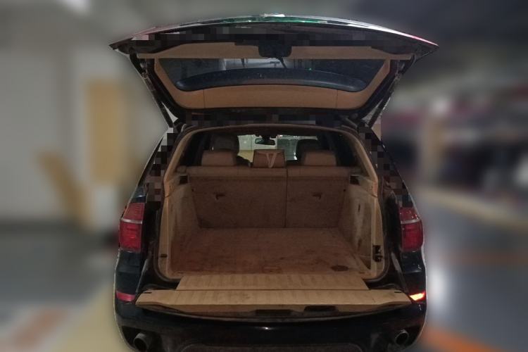 Used BMW X5 2013 xDrive35i Leading Model Trunk