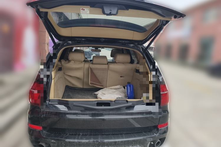 Used BMW X5  Trunk