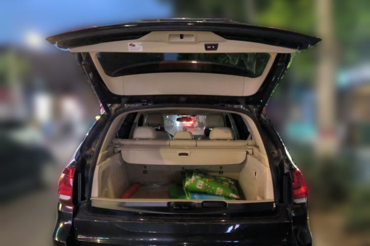 Used BMW X5  Trunk