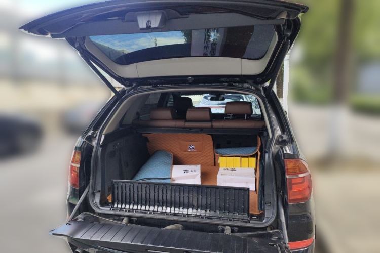 Used BMW X5 2013 xDrive35i Leading Model Trunk