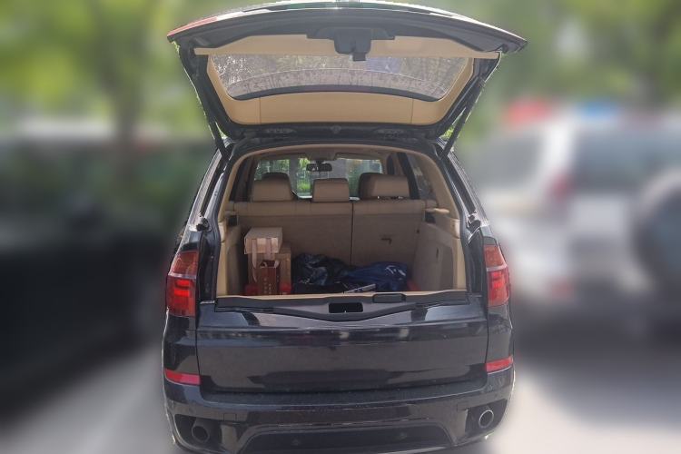 Used BMW X5 2013 xDrive35i Leading Model Trunk