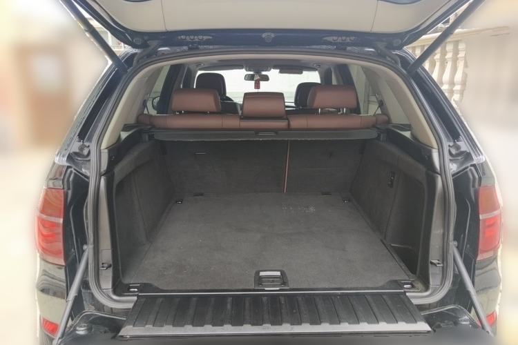 Used BMW X5 2013 xDrive35i Leading Model Trunk