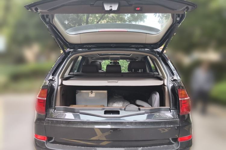 Used BMW X5 2013 xDrive35i Leading Model Trunk