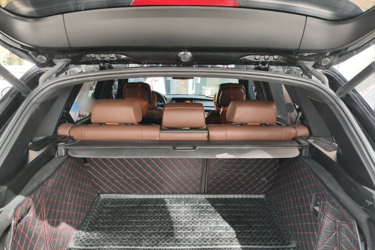 Used BMW X5 2013 xDrive35i Leading Model Trunk