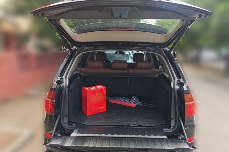Used BMW X5 2013 xDrive35i Leading Model Trunk