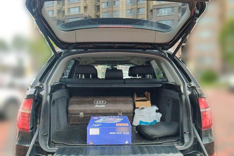 Used BMW X5  Trunk