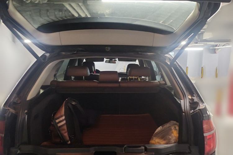 Used BMW X5 2013 xDrive35i Leading Model Trunk