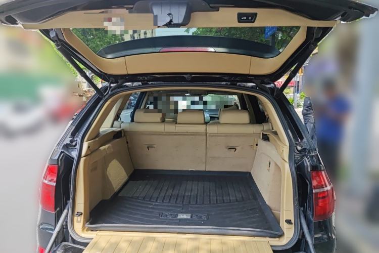 Used BMW X5 2013 xDrive35i Leading Model Trunk
