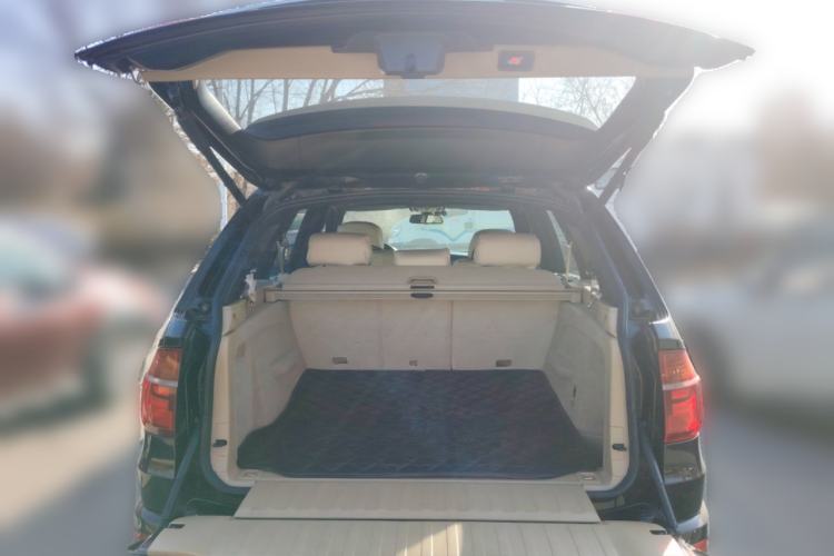 Used BMW X5 2013 xDrive40i Trunk