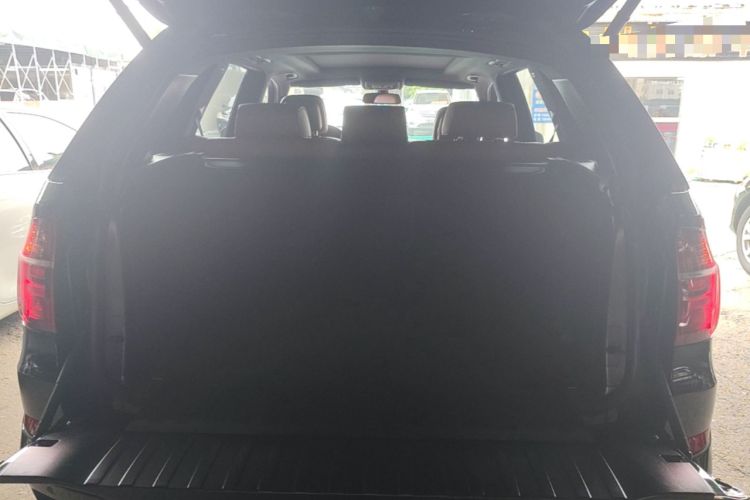 Used BMW X5 2013 xDrive35i Luxury Edition Trunk