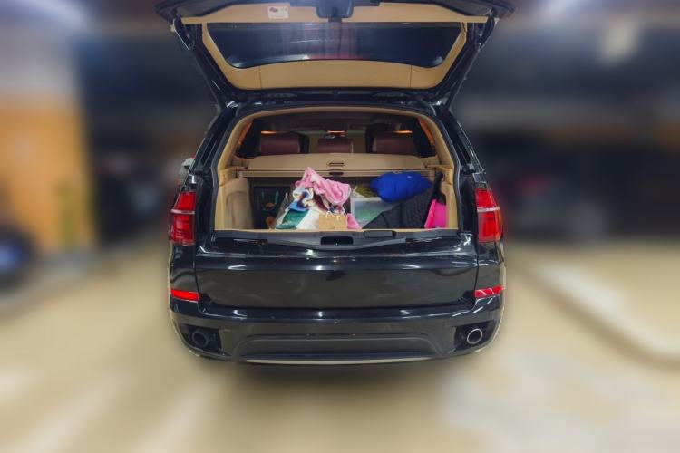 Used BMW X5 2013 xDrive35i U.S. specification Trunk