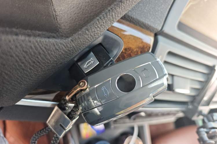 Used BMW X5 2013 xDrive35i U.S. specification Vehicle Key