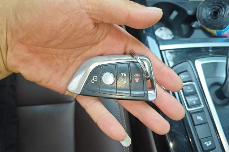 Used BMW X5  Vehicle Key