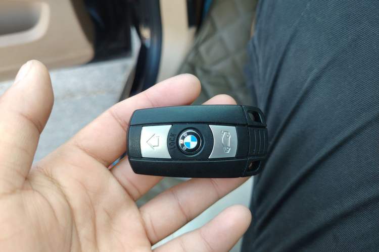 Used BMW X5 2013 xDrive40i Vehicle Key