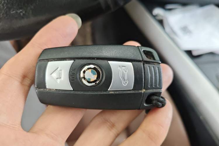 Used BMW X5  Vehicle Key