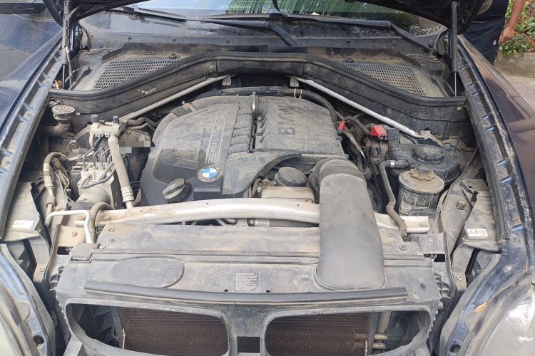 Used BMW X5 2013 xDrive35i Leading Model Engine Bay