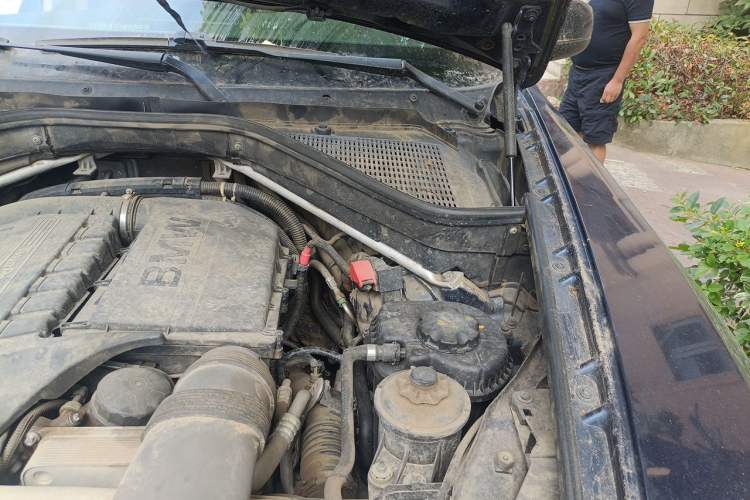 Used BMW X5 2013 xDrive35i Leading Model Engine Bay Left