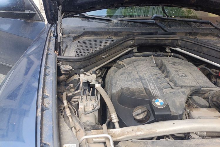 Used BMW X5 2013 xDrive35i Leading Model Engine Bay Right