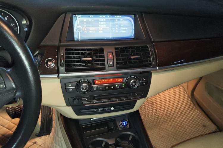 Used BMW X5 2013 xDrive35i Luxury Edition Audio And AC Panel
