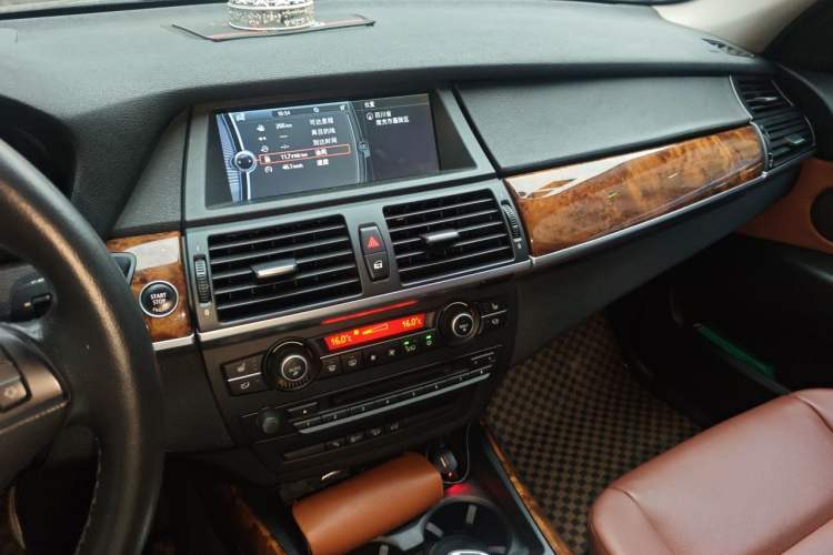 Used BMW X5 2013 xDrive35i Luxury Model Audio And AC Panel