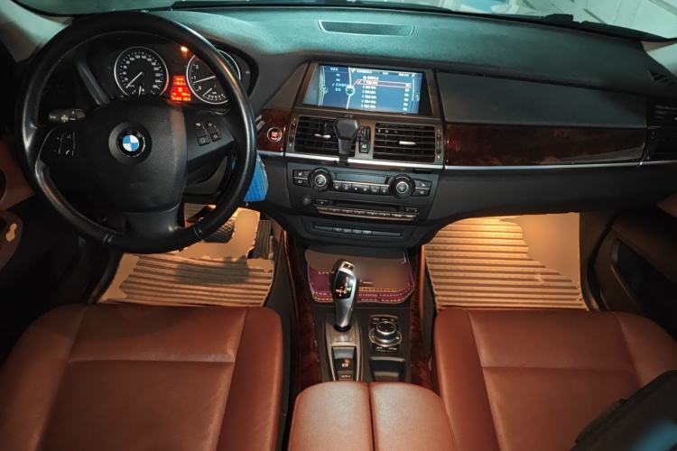 Used BMW X5  Center Console