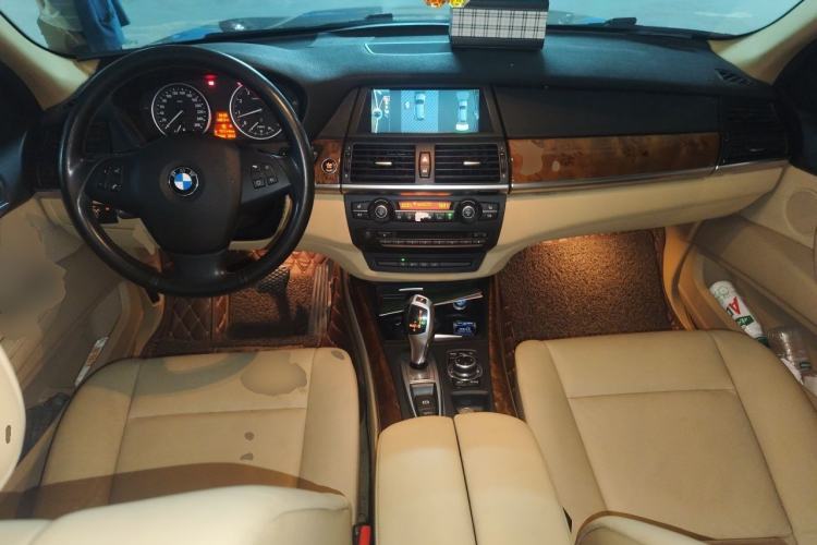 Used BMW X5 2013 xDrive35i Leading Model Center Console