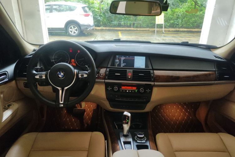 Used BMW X5 2013 xDrive35i Leading Model Center Console