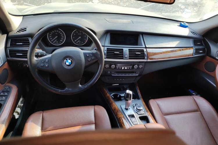 Used BMW X5 2013 xDrive35i Leading Model Center Console