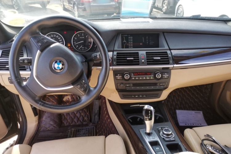 Used BMW X5 2013 xDrive35i Leading Model Center Console