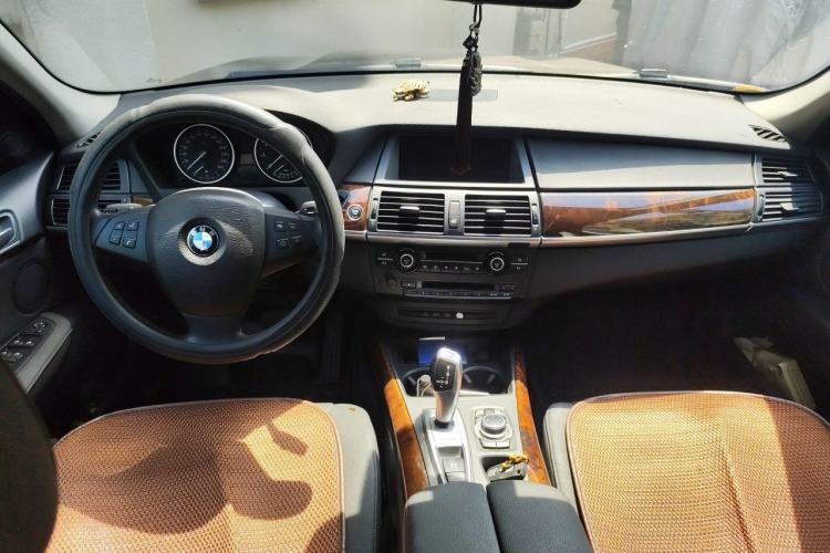Used BMW X5  Center Console