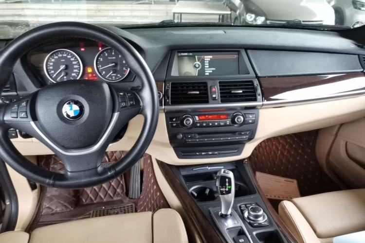Used BMW X5 2013 xDrive35i Leading Model Center Console