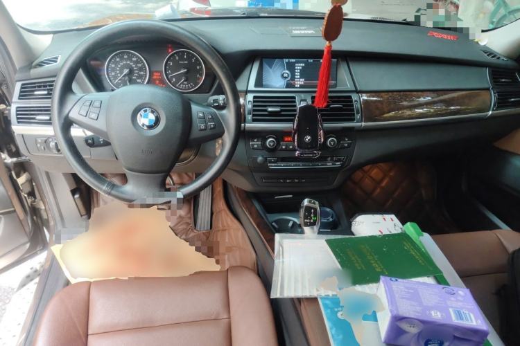 Used BMW X5  Center Console